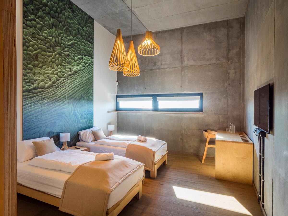 Hotel Vinarstvo Predium Vráble Zewnętrze zdjęcie